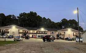 High Falls Inn & Suites
